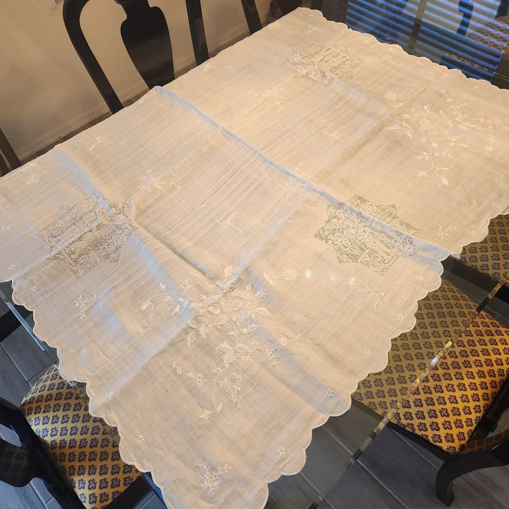 Vintage Handmade Tablecloth Snow White Work Cotton Filet Brode Embroidered